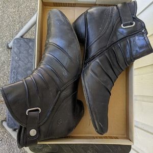 Josef Seibel black side zip leather ankle booties